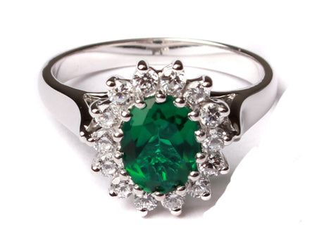 9ct White Gold Cz Ring.