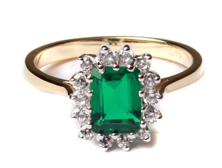 9ct Yellow Gold Emerald Cz Ring.