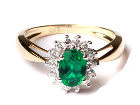 9ct Yellow Gold Emerald Cz Ring.
