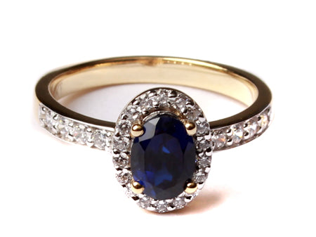 9ct Yellow Gold Sapphire Cz Ring.