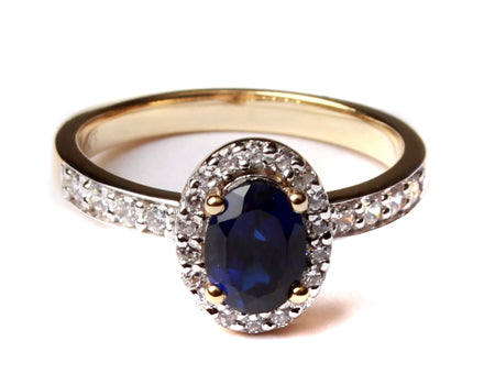 9ct Yellow Gold Sapphire Cz Ring.