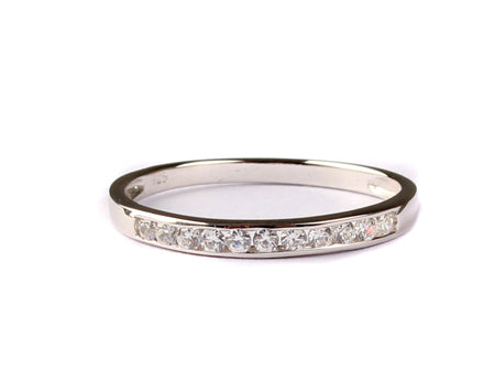 9ct White Gold Cz Ring.