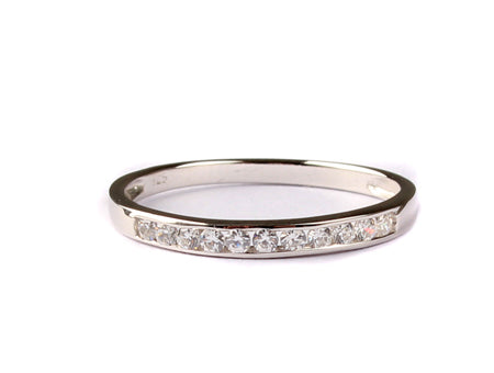 9ct White Gold Cz Ring.