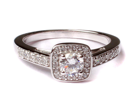 9ct White Gold Cz Ring.