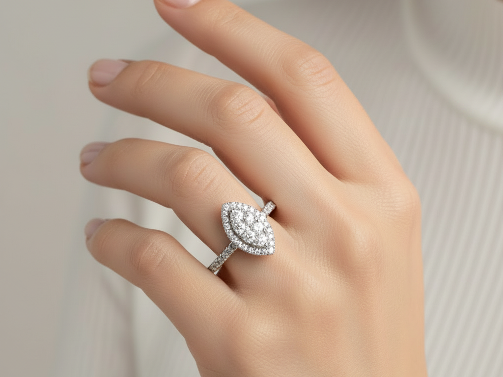 9ct White Gold Cz Ring.