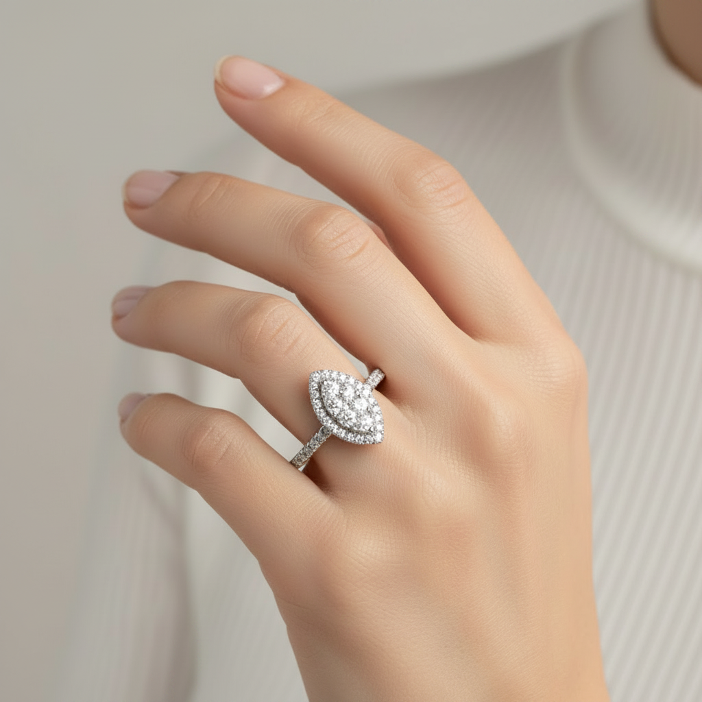 9ct White Gold Cz Ring.