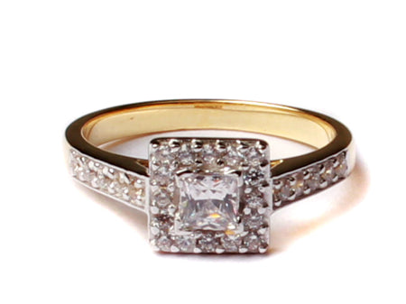 9ct Yellow Gold Cz Ring.