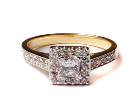 9ct Yellow Gold Cz Ring.