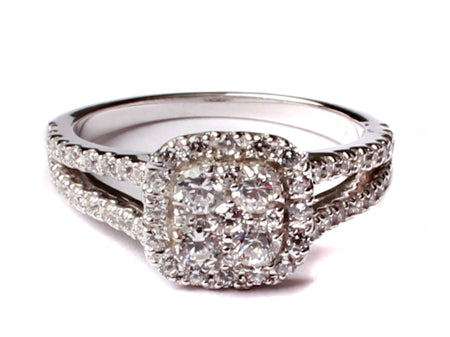 9ct White Gold Cz Ring.