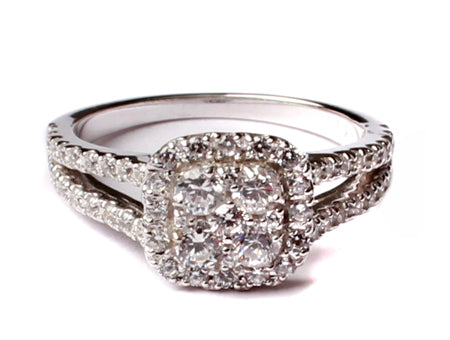 9ct White Gold Cz Ring.