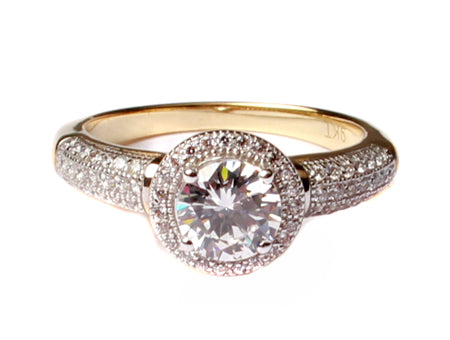 9ct Yellow Gold Cz Ring.