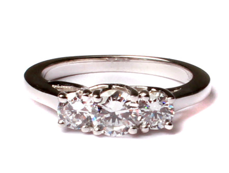 9ct White Gold Cz Ring.