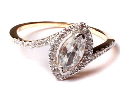 9ct Yellow Gold Cz Ring.