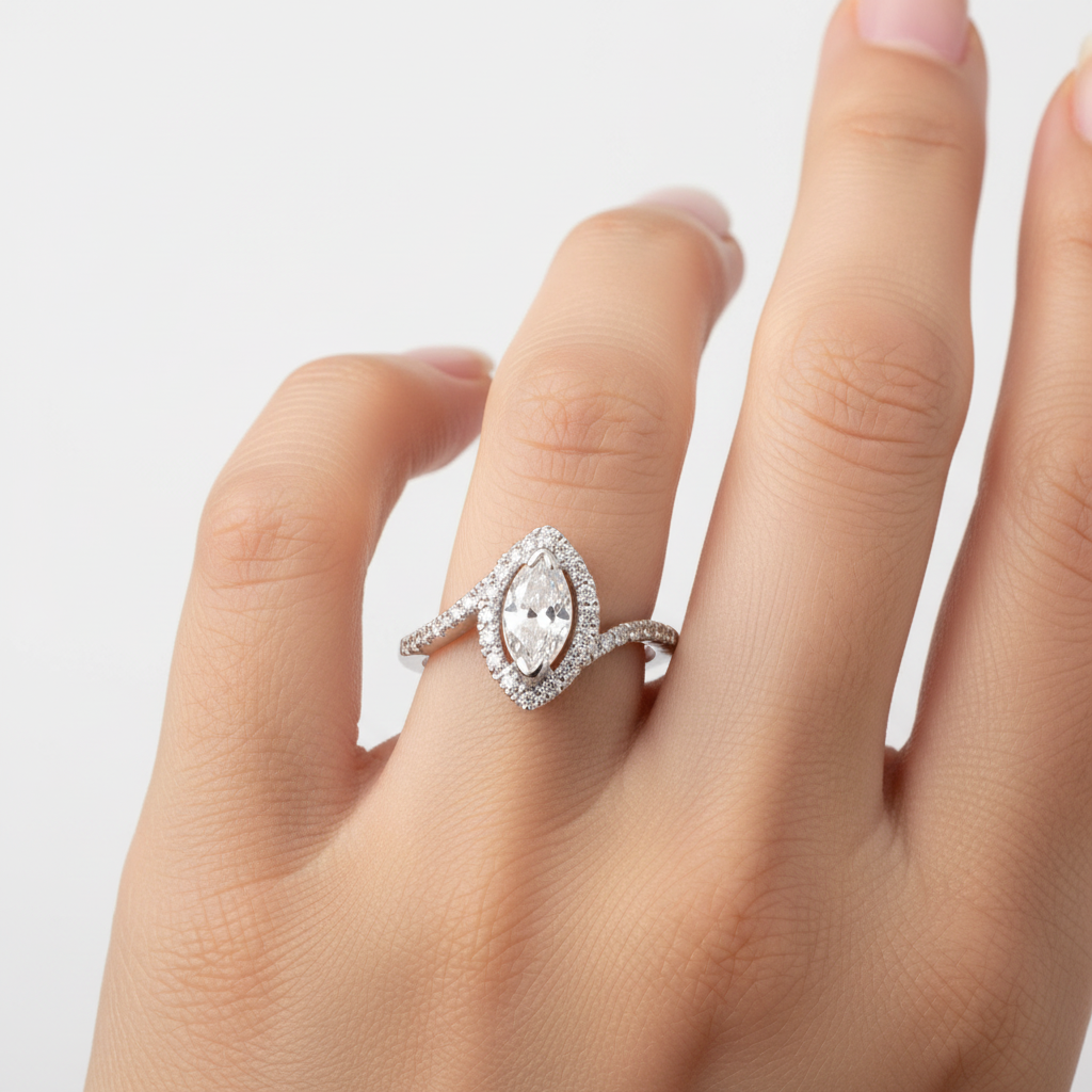 9ct White Gold Cz Ring.