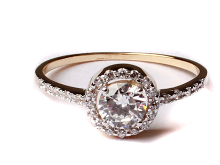 9ct Yellow Gold Cz Ring.