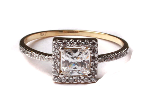 9ct Yellow Gold Cz Ring.