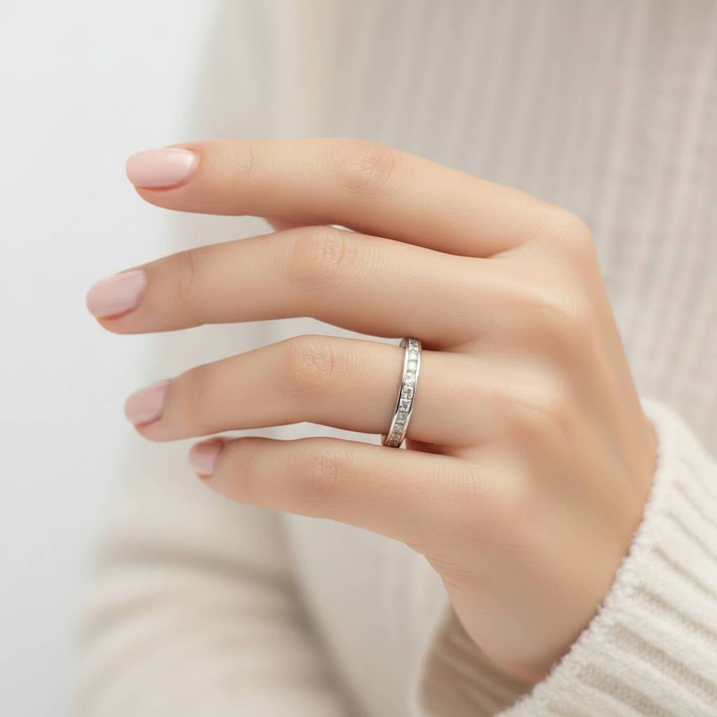 9ct White Gold with 0.25 CT Diamond Ring.