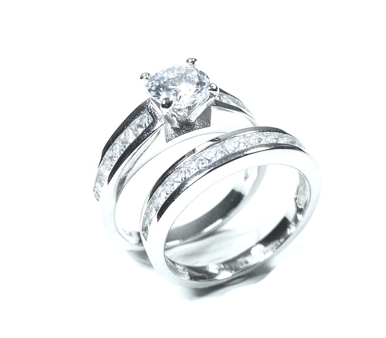 A White Cubic Zirconia Ring Set