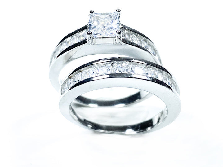A White Cubic Zirconia Ring