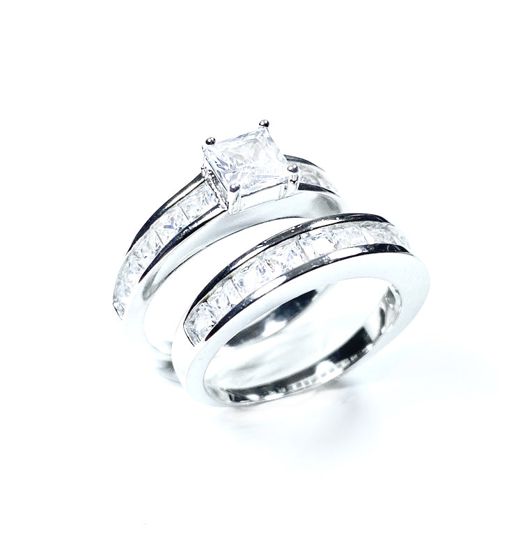 A White Cubic Zirconia Ring