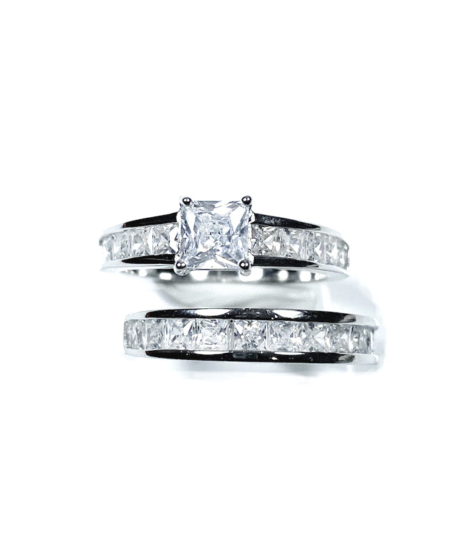A White Cubic Zirconia Ring