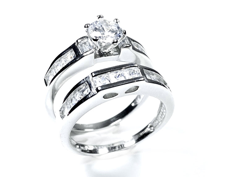 A White Cubic Zirconia Ring