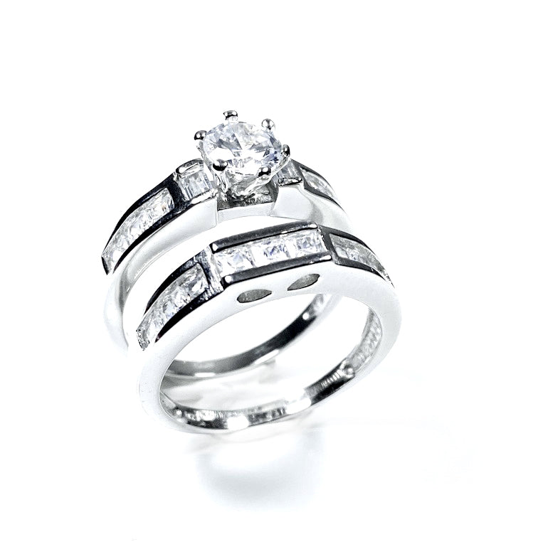 A White Cubic Zirconia Ring