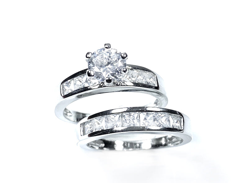 A White Cubic Zirconia Ring