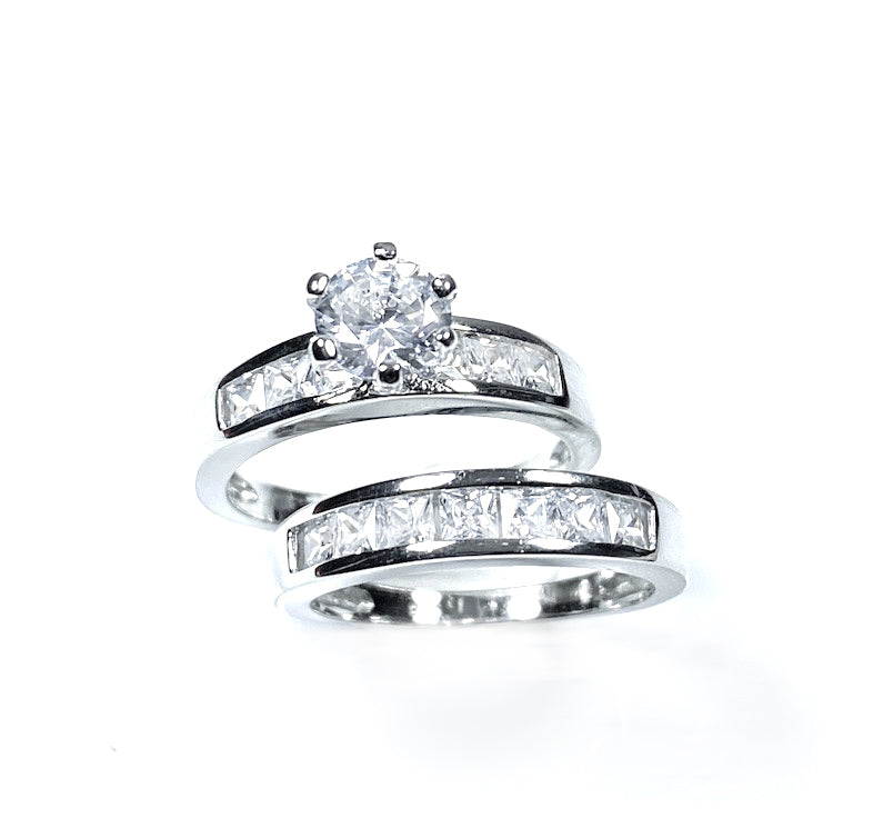 A White Cubic Zirconia Ring
