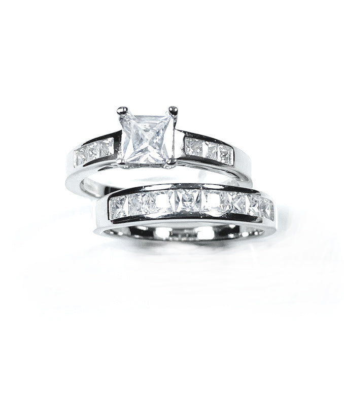 A White Cubic Zirconia Ring