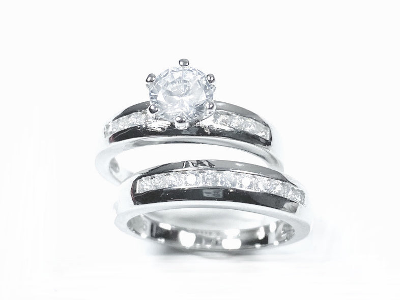 A White Cubic Zirconia Ring Set