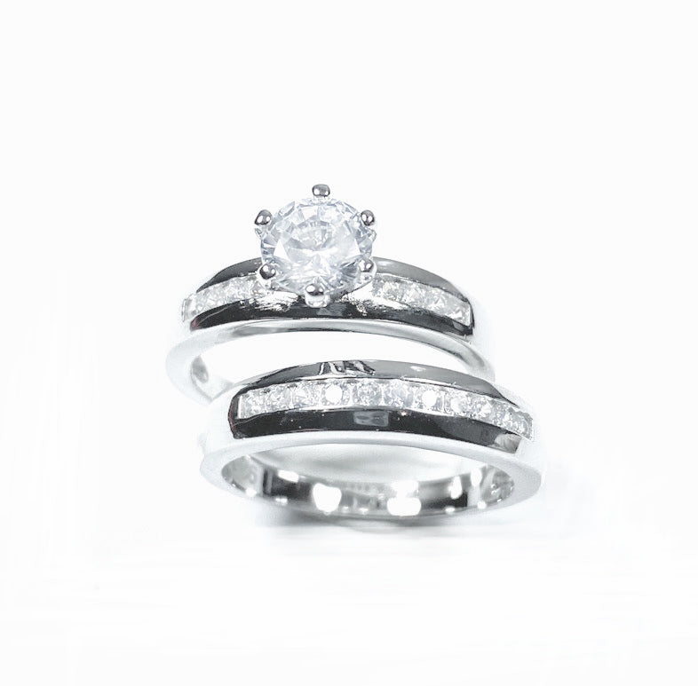 A White Cubic Zirconia Ring Set