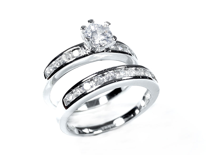 A White Cubic Zirconia Ring