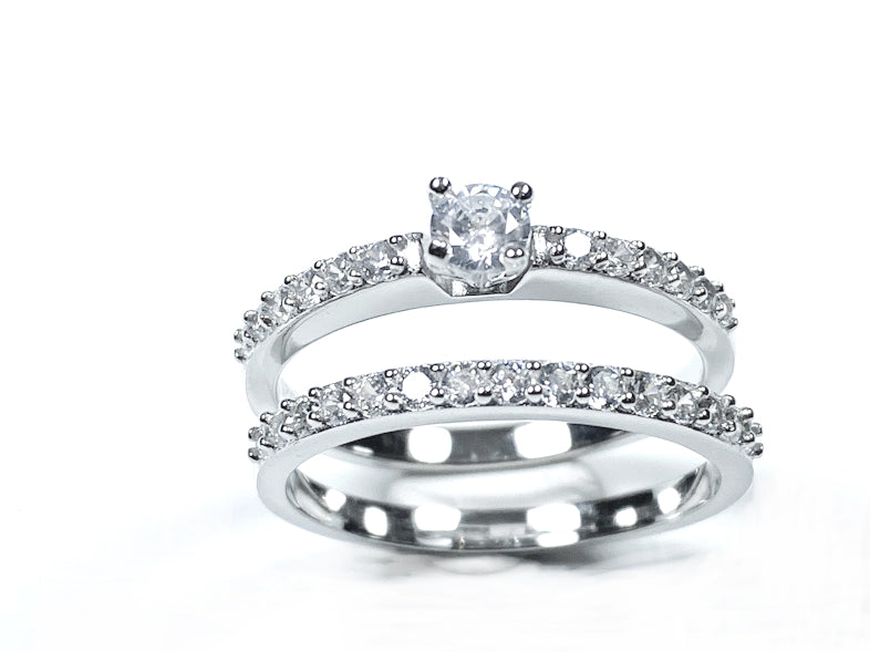 A White Cubic Zirconia Ring Set