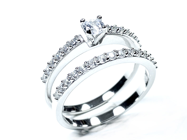 A White Cubic Zirconia Ring Set