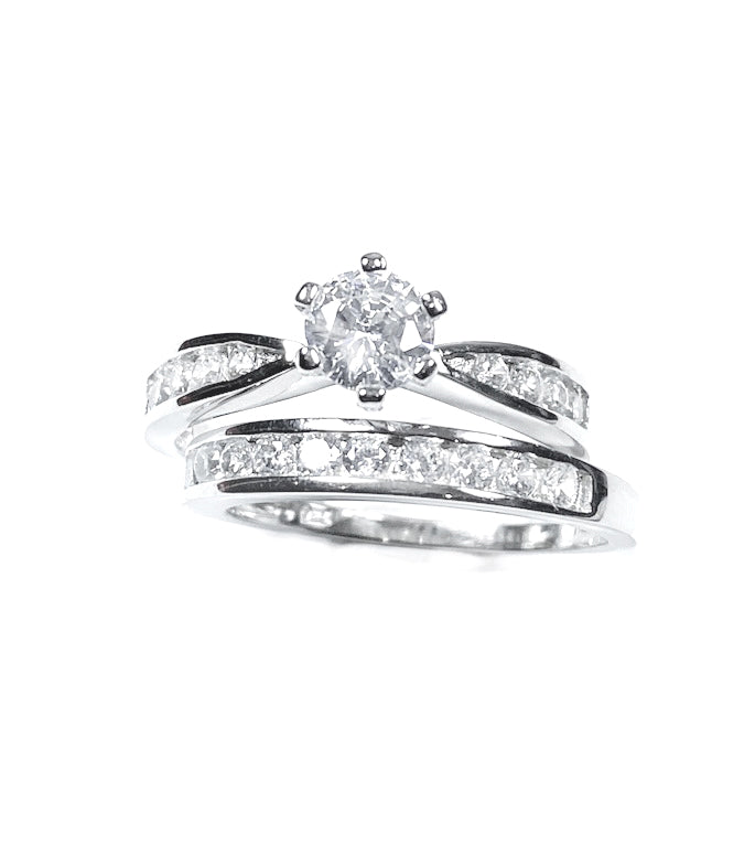 A White Cubic Zirconia Ring