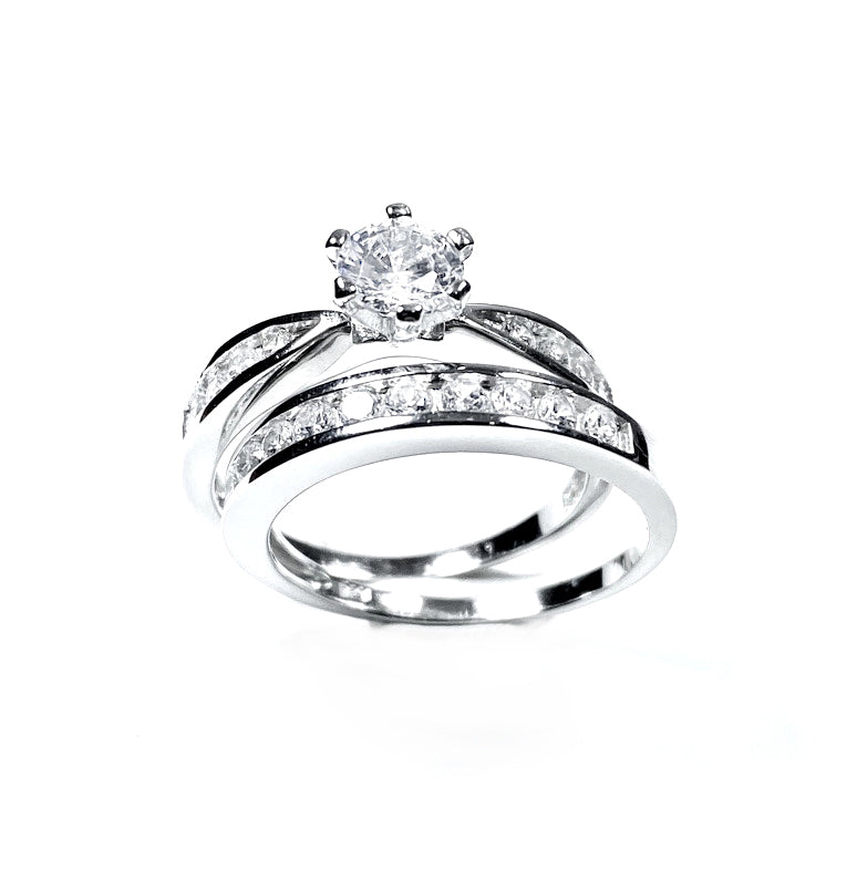 A White Cubic Zirconia Ring