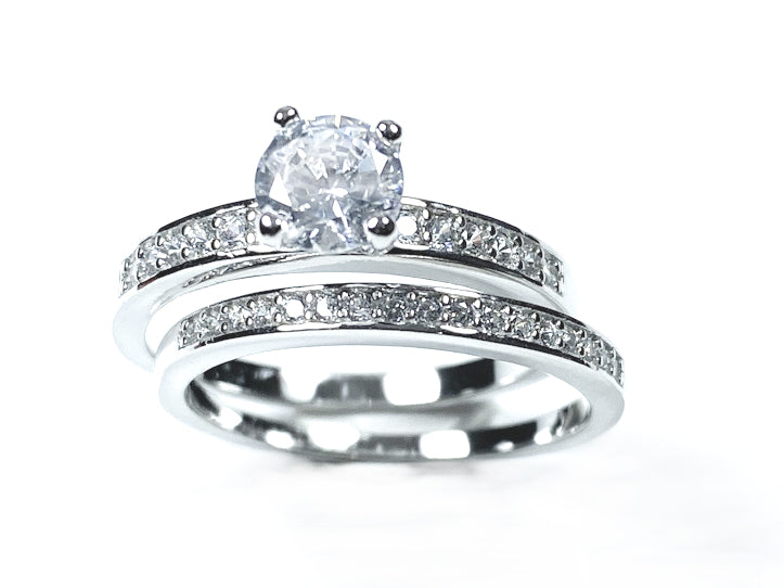 A White Cubic Zirconia Ring