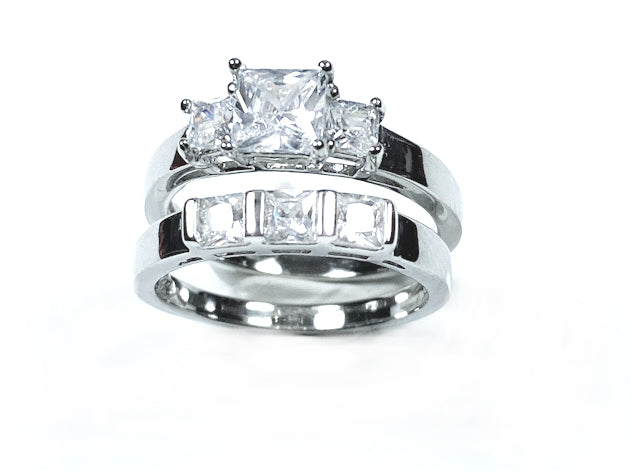 A White Cubic Zirconia Ring