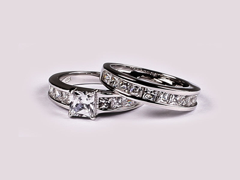 A White Cubic Zirconia Ring