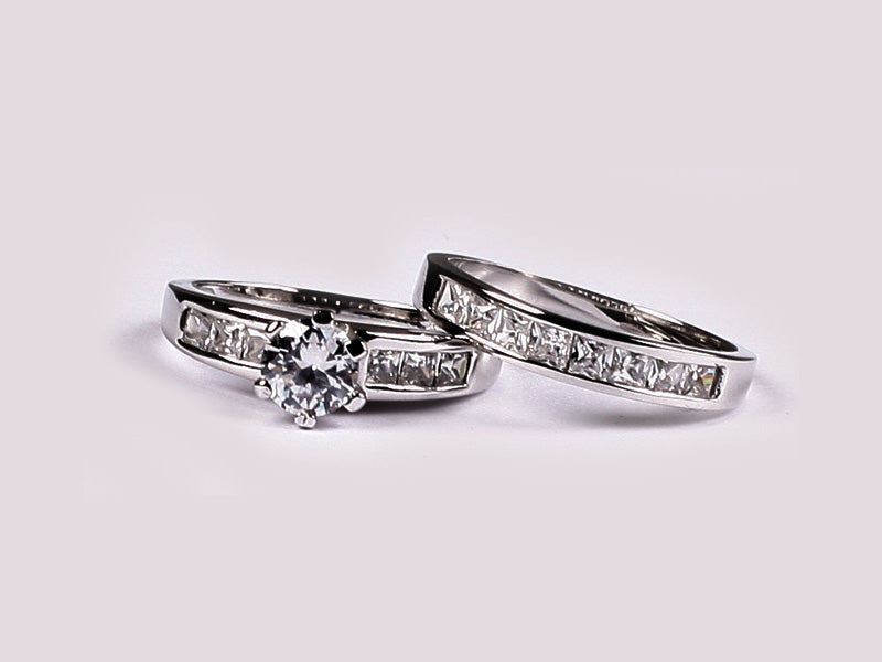 A White Cubic Zirconia Ring