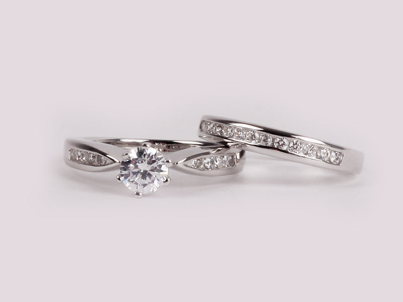 A White Cubic Zirconia Ring