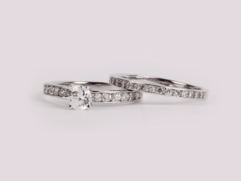 A White Cubic Zirconia Ring