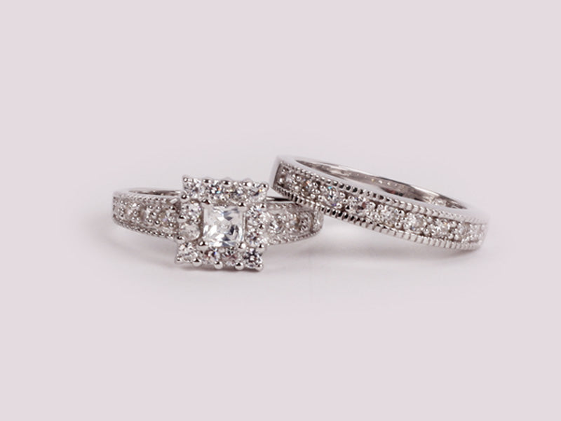 A White Cubic Zirconia Ring