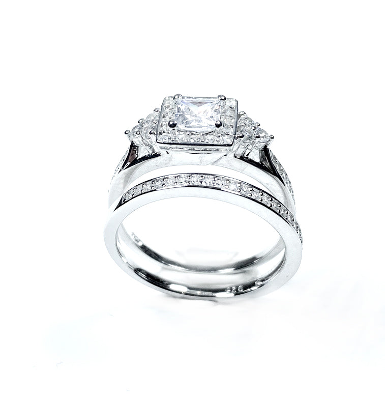 A White Cubic Zirconia Ring Set