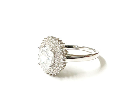 A White Cubic Zirconia Silver Ring