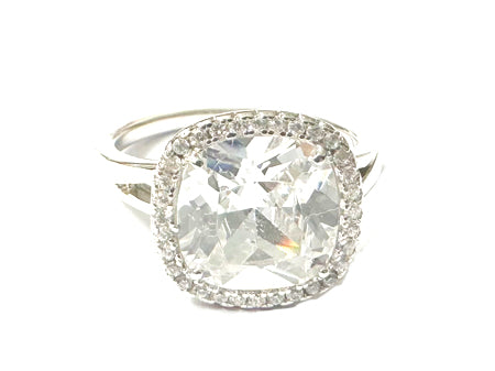 A White Cubic Zirconia Silver Ring