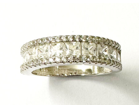 A White Cubic Zirconia Silver Ring