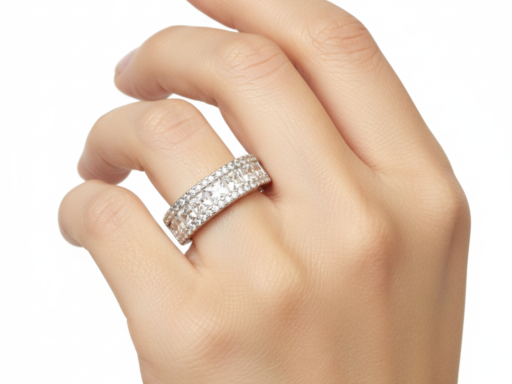 A White Cubic Zirconia Silver Ring