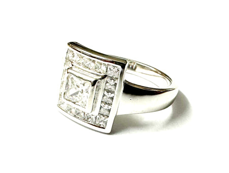 A White Cubic Zirconia Silver Ring